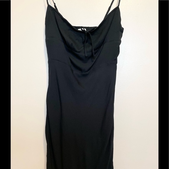 Aritzia Wilfred Bellows dress - Picture 3 of 4